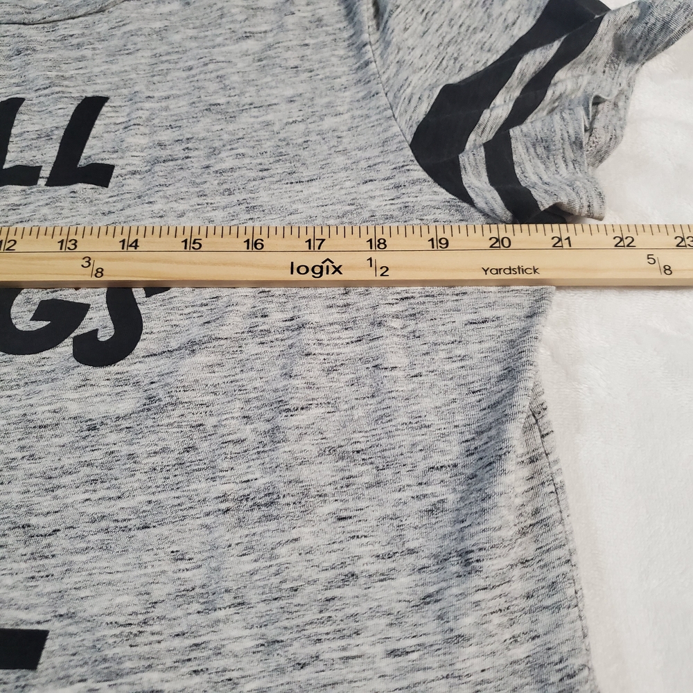 Old Navy Heather Gray Tee with Black Accents - Picture 3 of 8